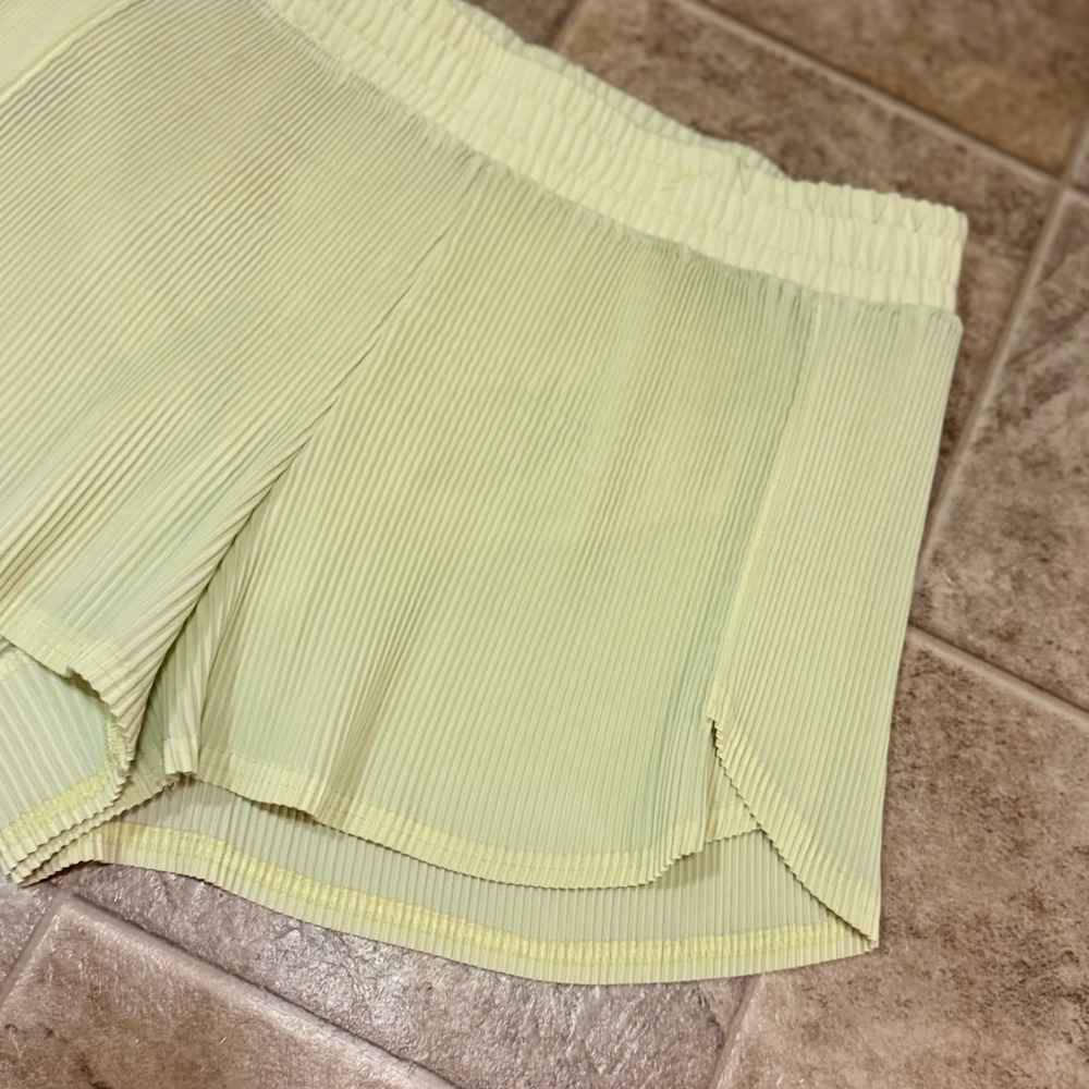 All in Motion Womens Micro Pleated Running Shorts Yellow Thin Elastic Waist M - Picture 9 of 10